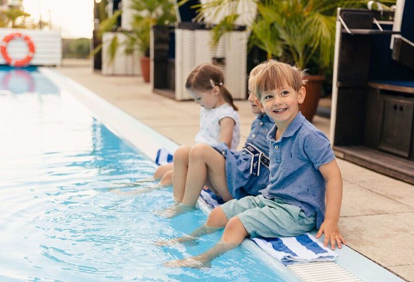 هتل Hilton Vienna Waterfront