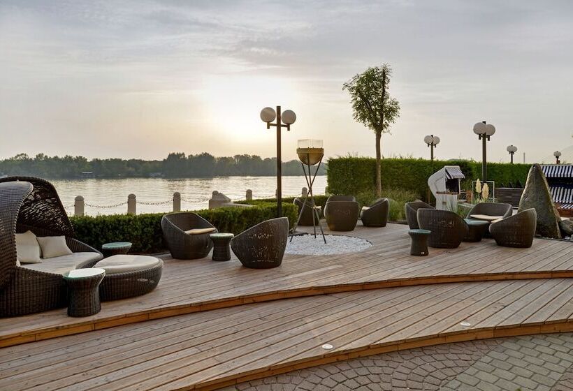 هتل Hilton Vienna Waterfront