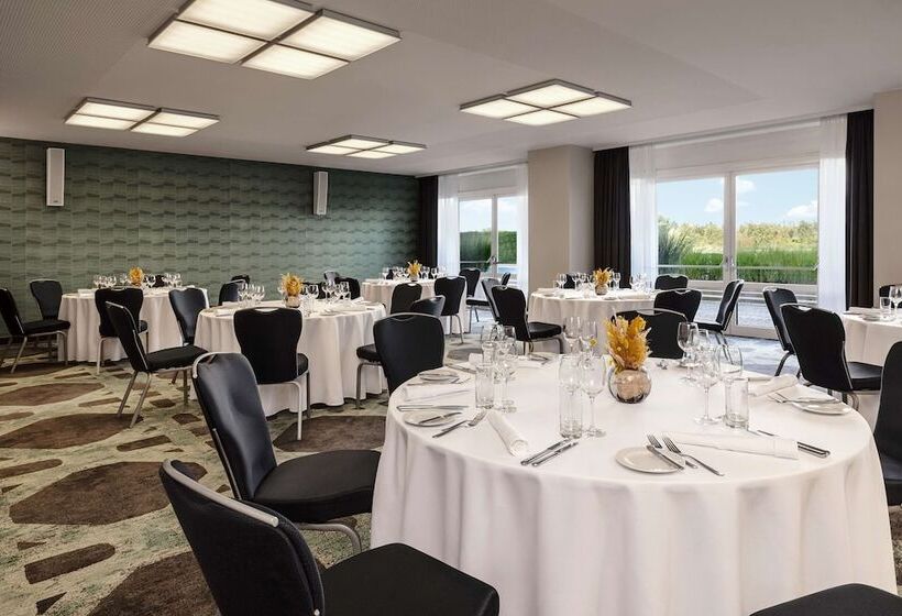 هتل Hilton Vienna Waterfront