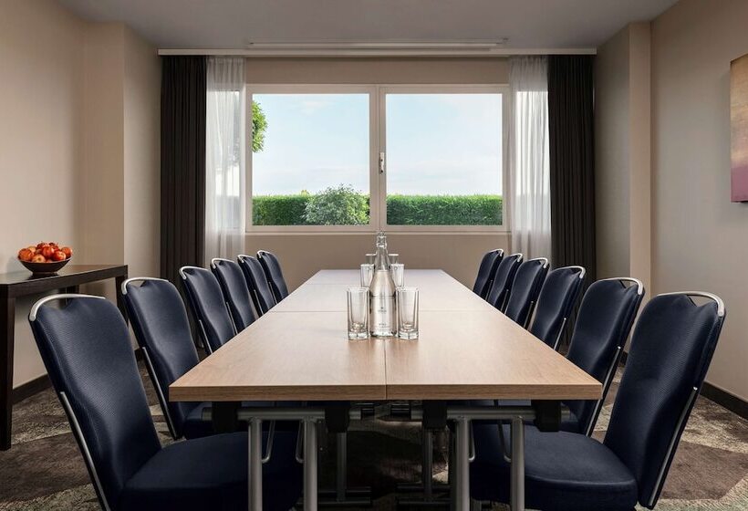 هتل Hilton Vienna Waterfront