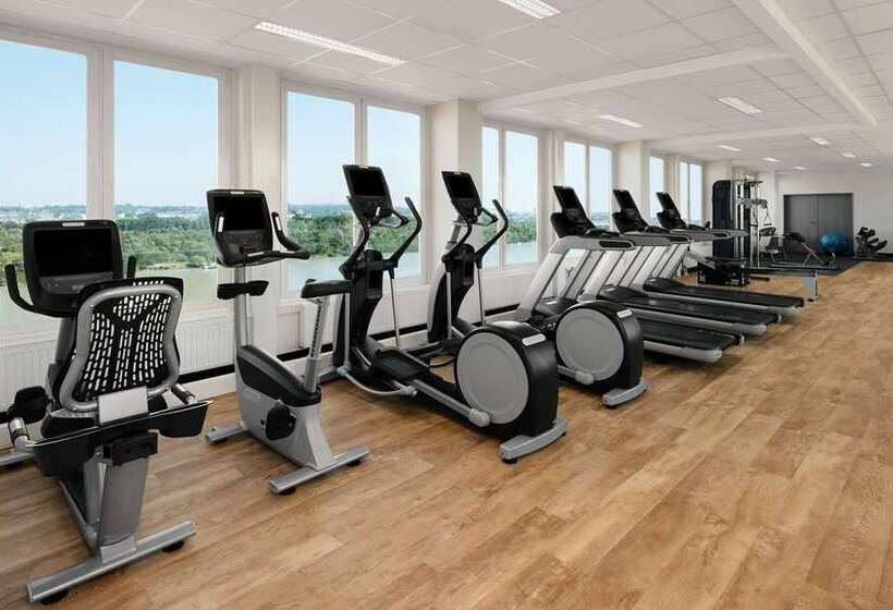 هتل Hilton Vienna Waterfront