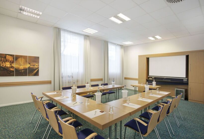 酒店 Holiday Inn Express Frankfurt Airport, An Ihg