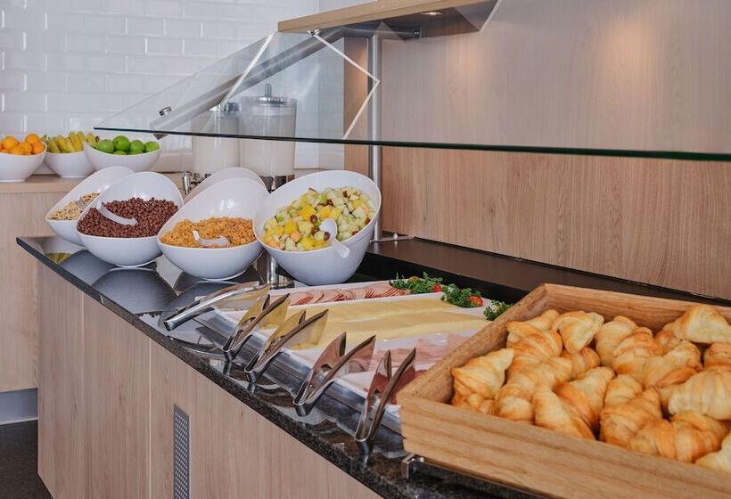 酒店 Holiday Inn Express Frankfurt Airport, An Ihg