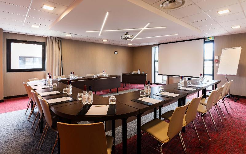 Отель Holiday Inn Toulouse Airport, An Ihg