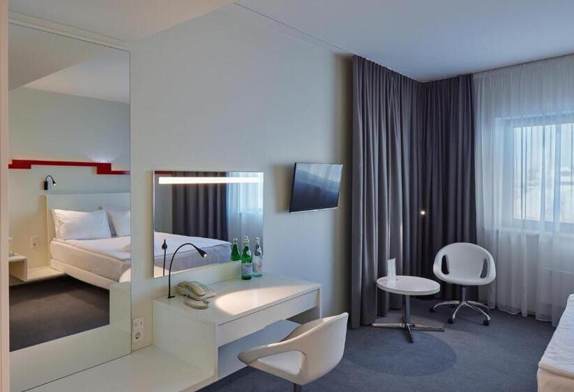 هتل Holiday Inn Vilnius, An Ihg