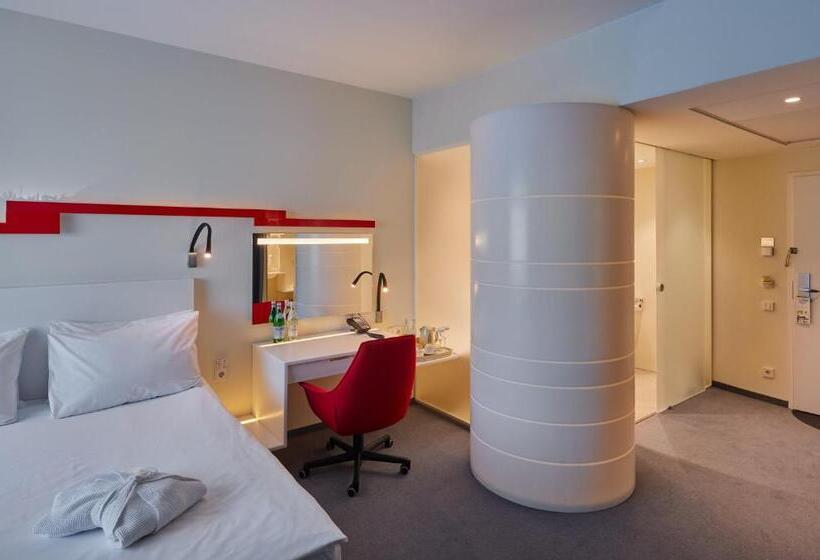 هتل Holiday Inn Vilnius, An Ihg