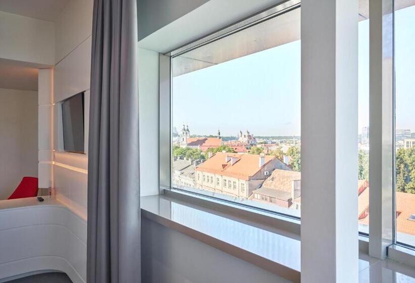 هتل Holiday Inn Vilnius, An Ihg