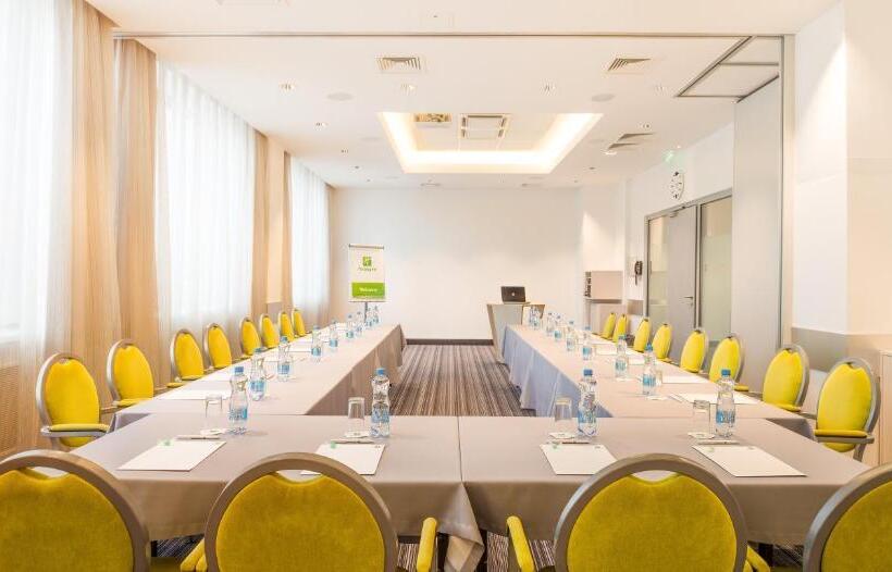 هتل Holiday Inn Vilnius, An Ihg
