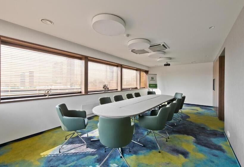 هتل Holiday Inn Vilnius, An Ihg