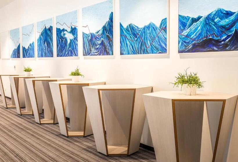 هتل Holiday Inn Vilnius, An Ihg