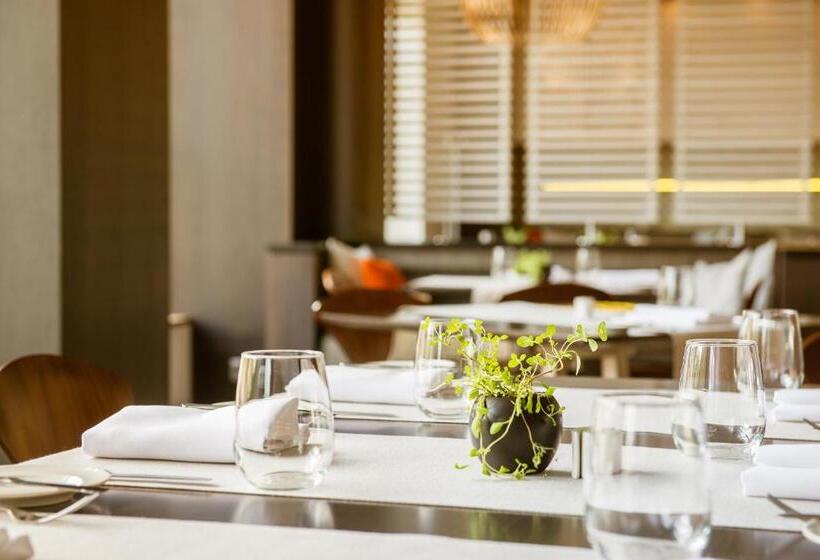 هتل Holiday Inn Vilnius, An Ihg