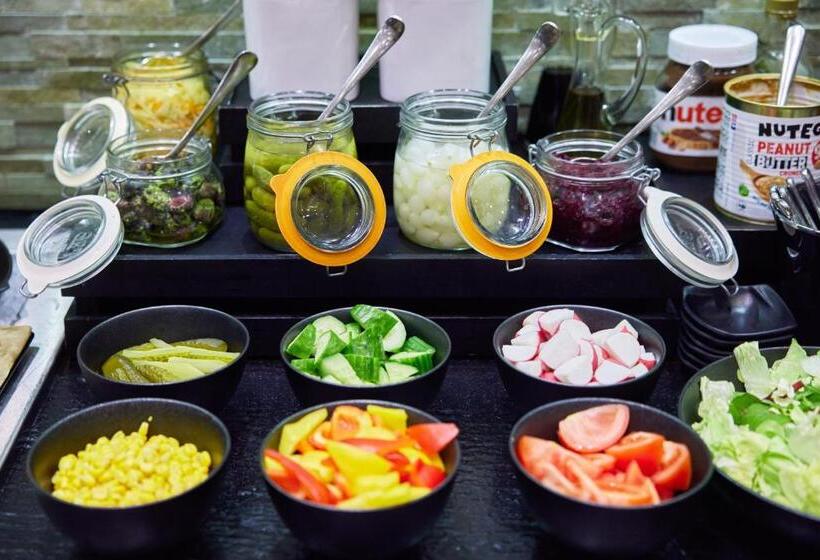 هتل Holiday Inn Vilnius, An Ihg