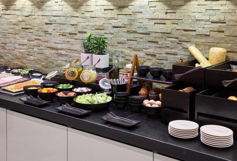 هتل Holiday Inn Vilnius, An Ihg