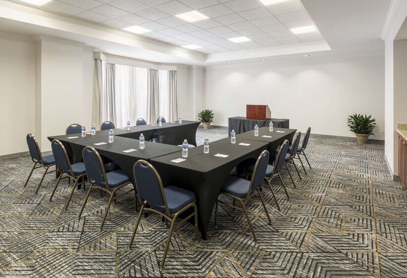 هتل Homewood Suites By Hilton New Orleans