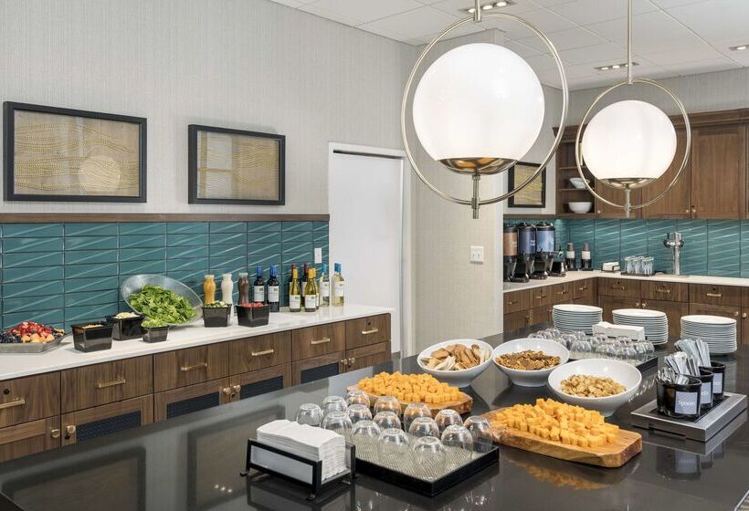 هتل Homewood Suites By Hilton New Orleans