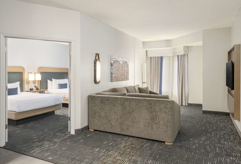 هتل Homewood Suites By Hilton New Orleans