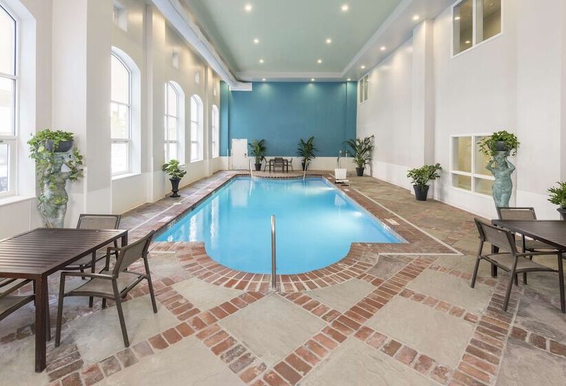 هتل Homewood Suites By Hilton New Orleans