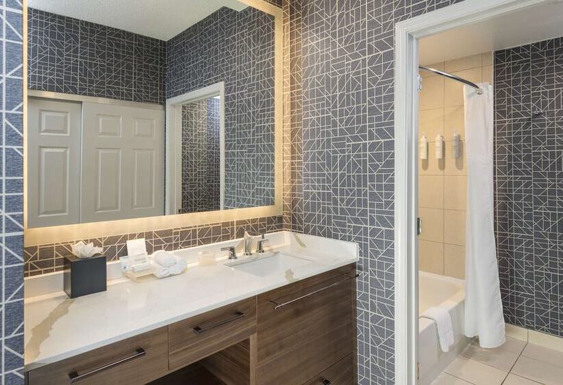 هتل Homewood Suites By Hilton New Orleans