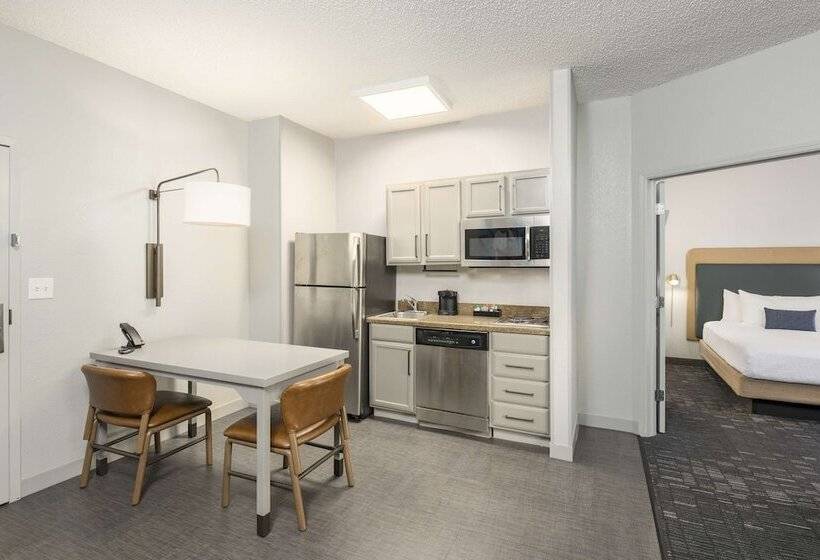 هتل Homewood Suites By Hilton New Orleans