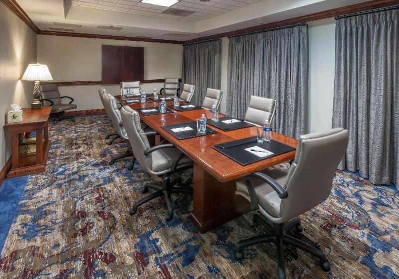 هتل Homewood Suites By Hilton New Orleans