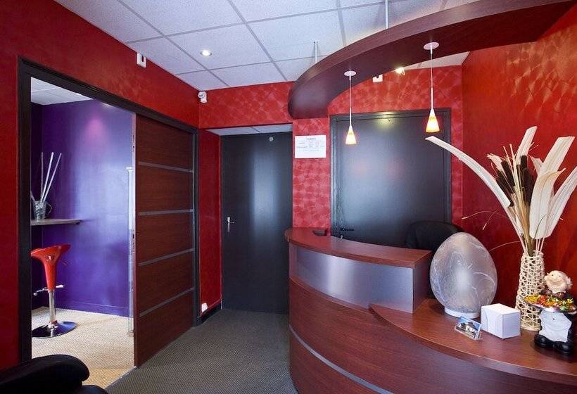 ホテル Hôtel Du 6 Juin