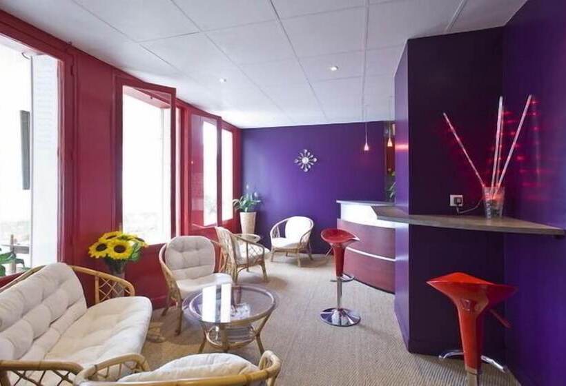 ホテル Hôtel Du 6 Juin