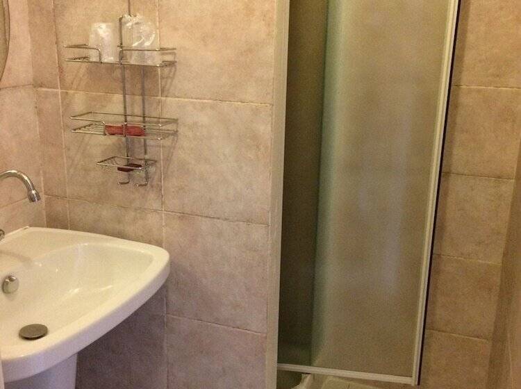 ホテル Hôtel Du 6 Juin