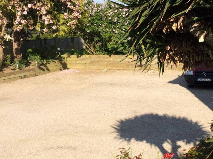 ホテル Hôtel Du 6 Juin