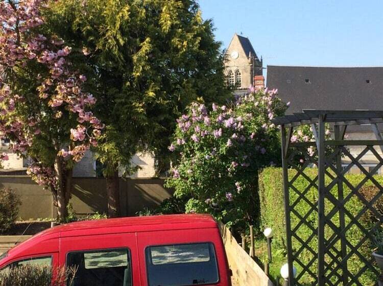 ホテル Hôtel Du 6 Juin