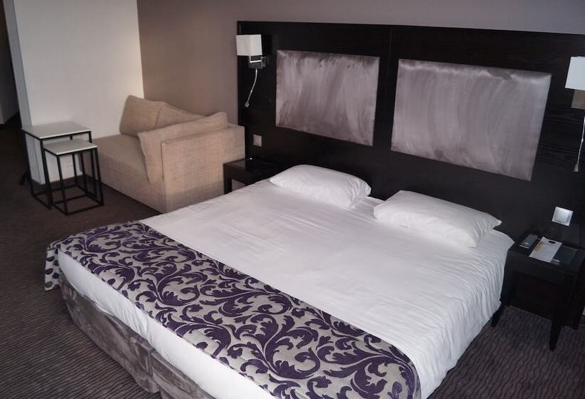 هتل Hôtel L'univers