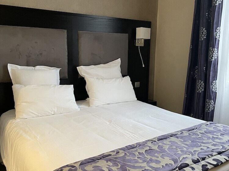 هتل Hôtel L'univers