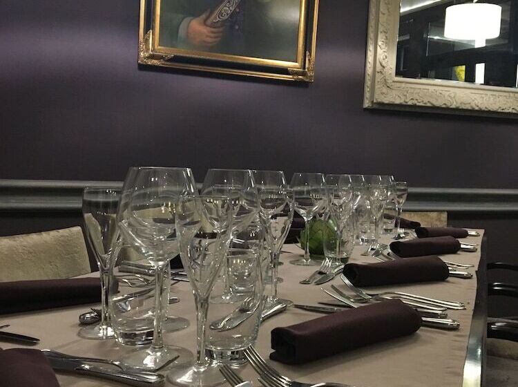 هتل Hôtel L'univers