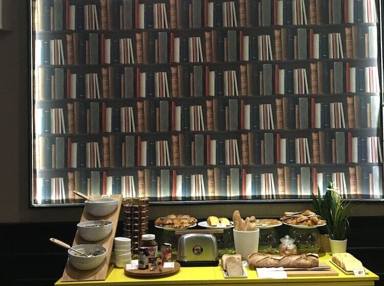 هتل Hôtel L'univers