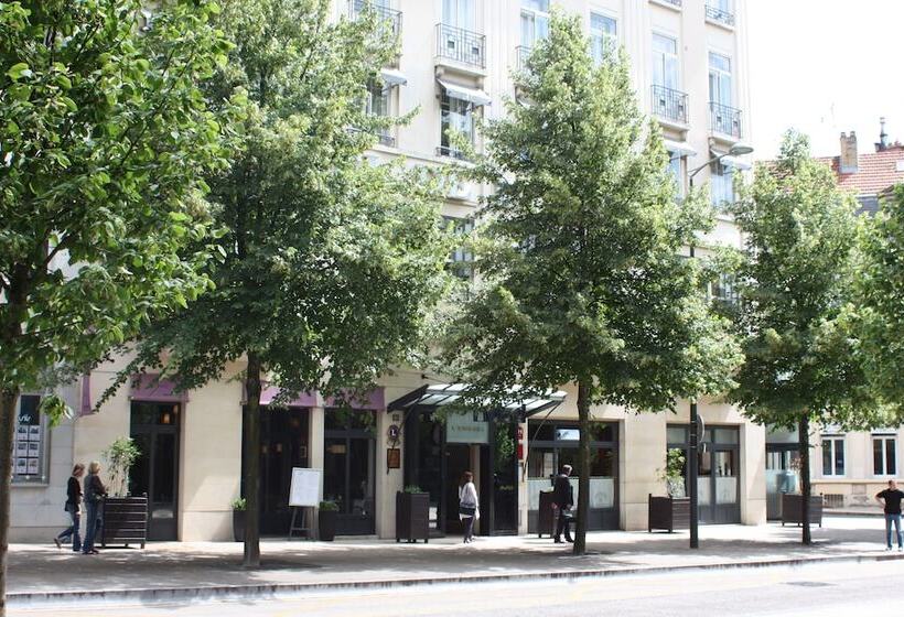 هتل Hôtel L'univers