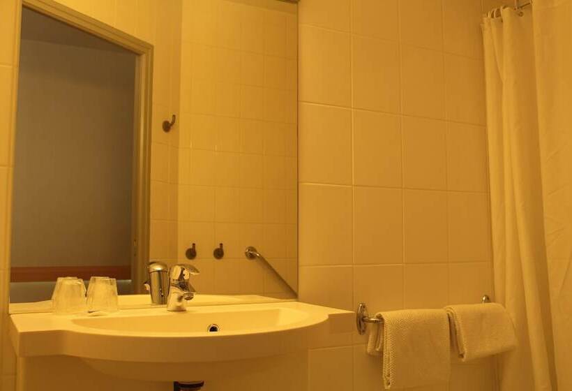 ホテル Ibis Budget Laval