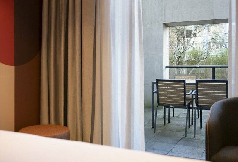 Отель Ibis Styles Sydney Central