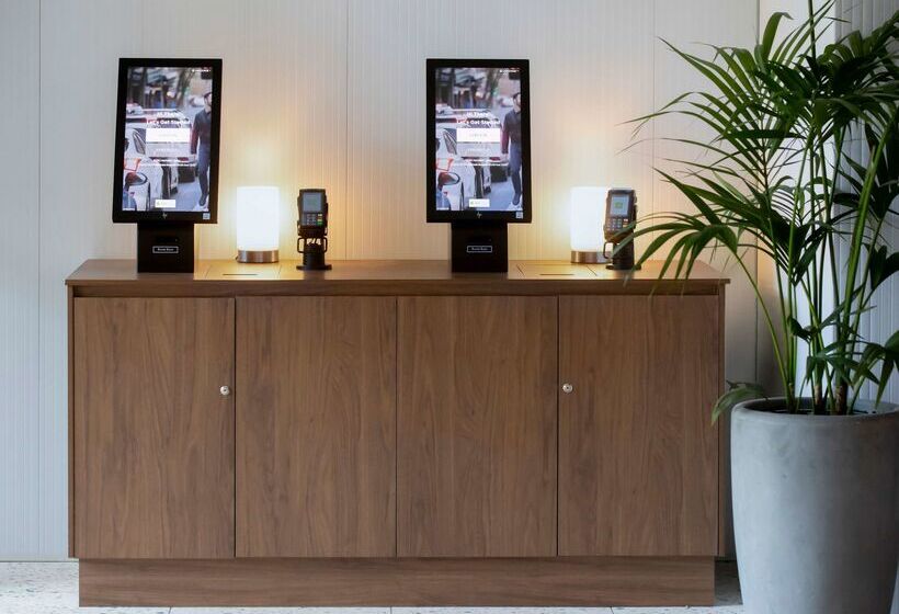 Отель Ibis Styles Sydney Central