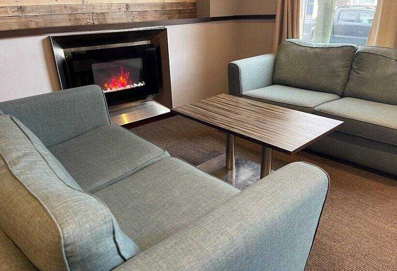 בית מלון כפרי Ibis York Centre