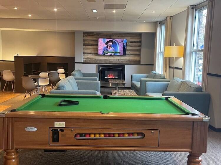 בית מלון כפרי Ibis York Centre