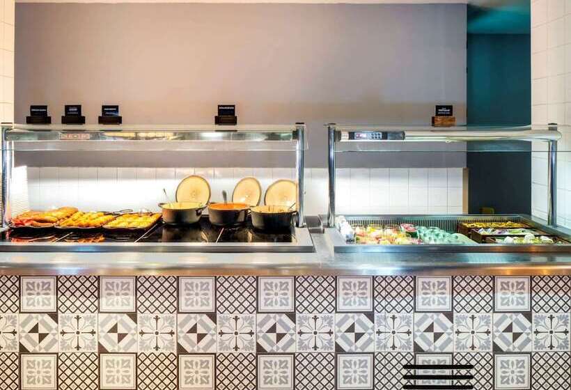 בית מלון כפרי Ibis York Centre