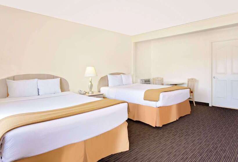 فندق Knights Inn Page