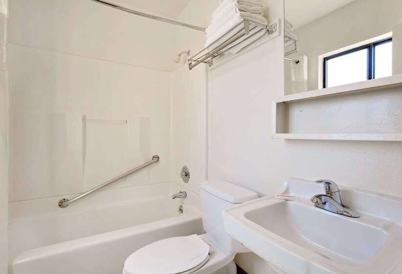 فندق Knights Inn Page