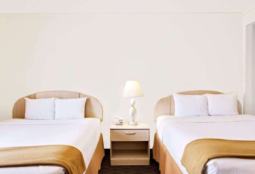 فندق Knights Inn Page