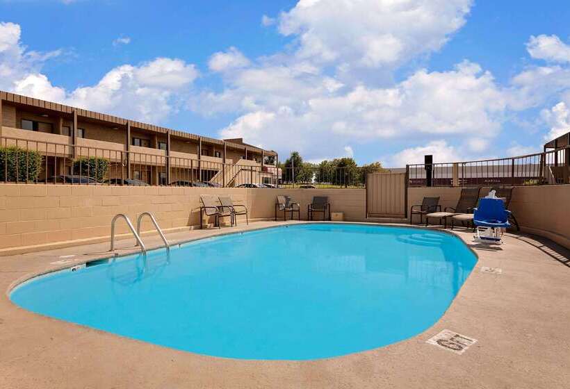 فندق Knights Inn Page