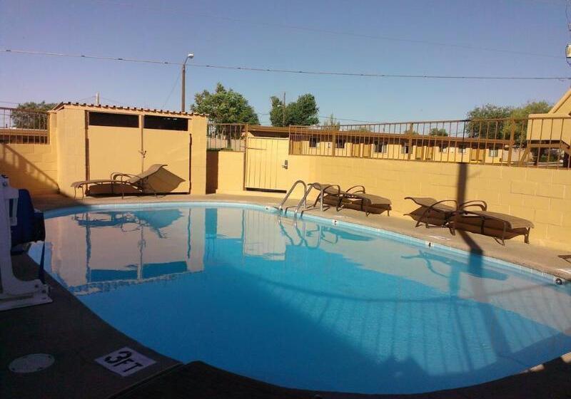 فندق Knights Inn Page