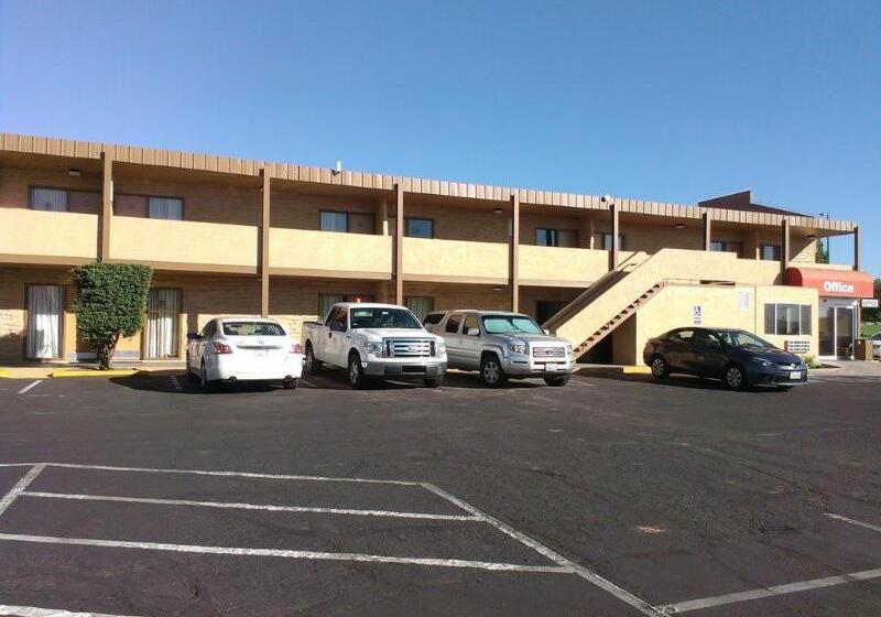 فندق Knights Inn Page