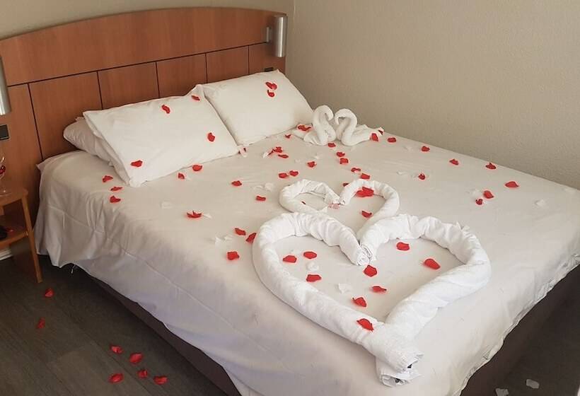 فندق Kyriad Mulhouse Est  Lutterbach