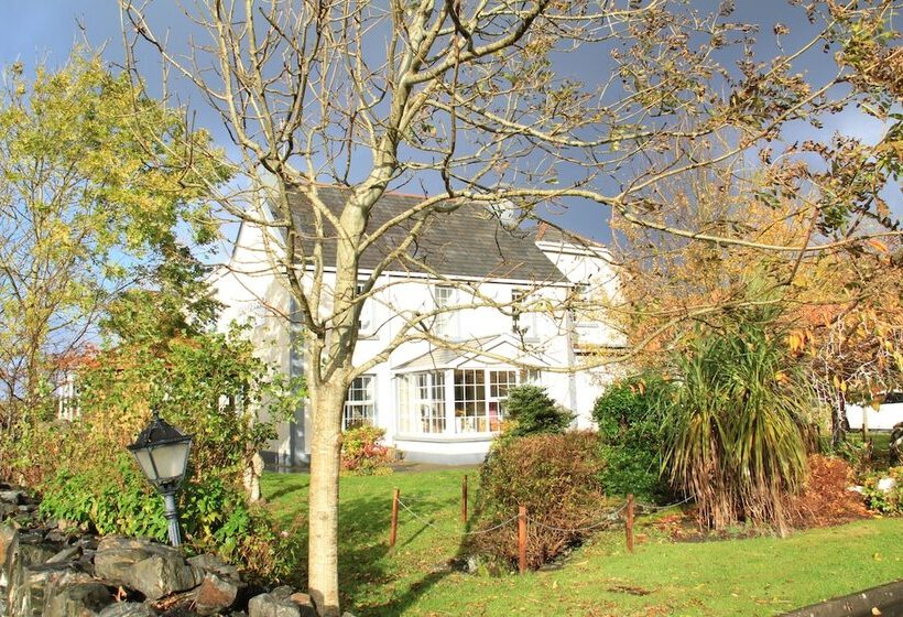 Отель Lake House