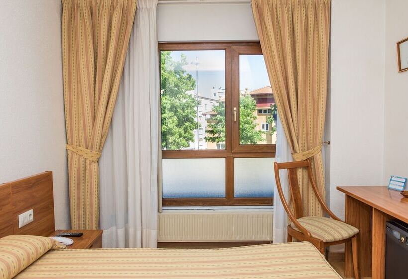 בית מלון כפרי Las Anclas