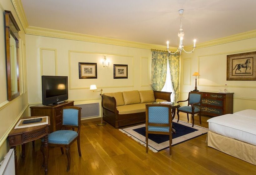 Отель Le Manoir Au Lac